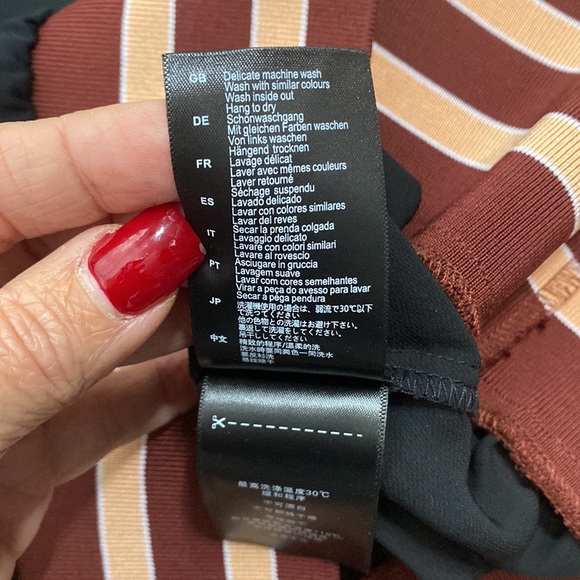 SCOTCH & SODA MADISON SCOTCH SHEER BLACK TOP - Picture 10 of 10